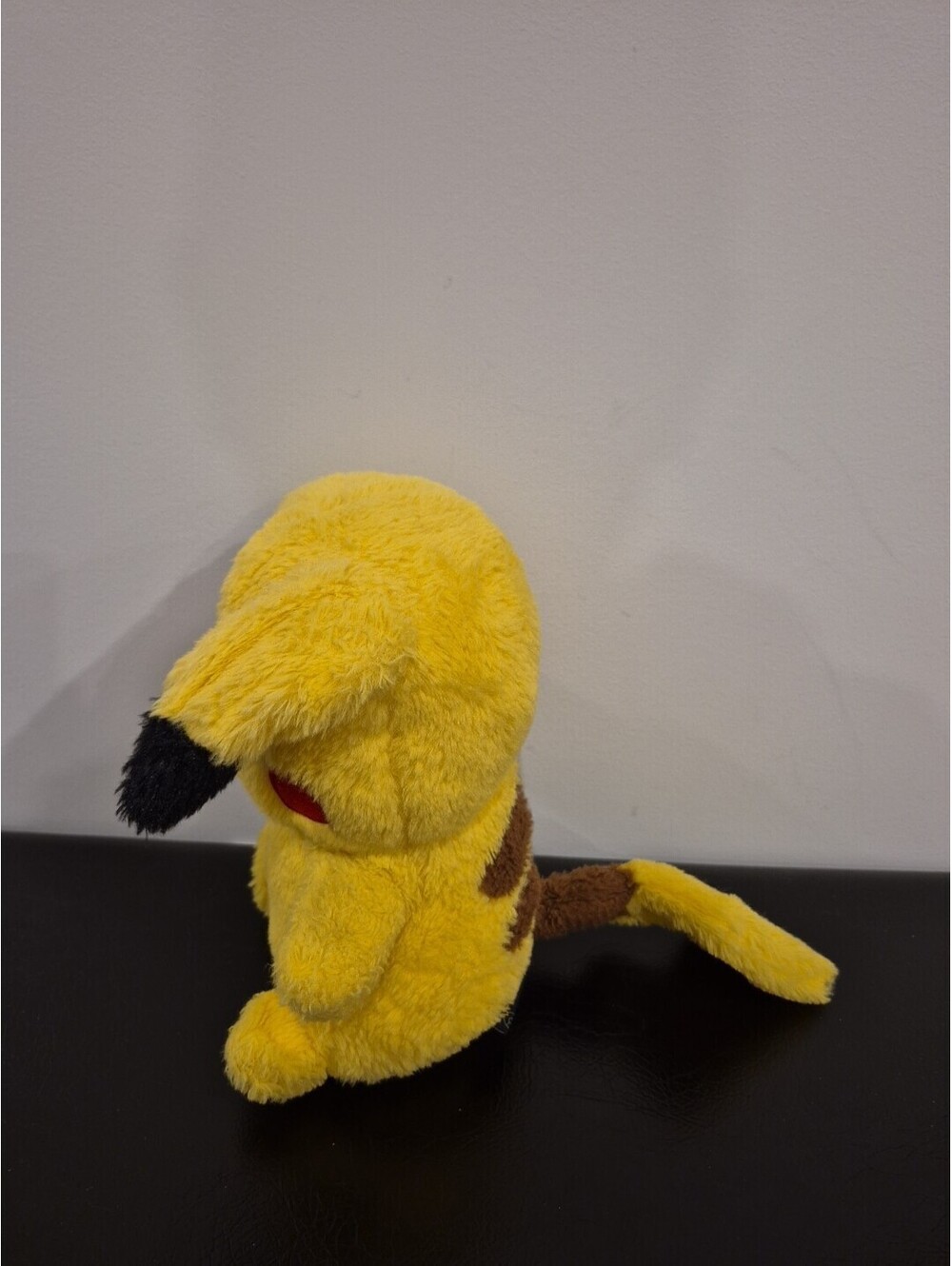 Pokemon Pikachu Plush Droppy Ears Move Up When Hands Pressed 1997 Black Label - Picture 4 of 9